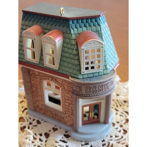 Hallmark Keepsake 2006 Corner Bank Nostalgic Houses & Shops Christmas Ornament - Picture 1 of 13